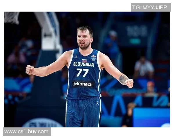 东契奇称赞字母哥争抢球权展现尊重裁判初始态度引发热议 东契奇称赞字母哥争抢球权展现尊重裁判初始态度引发热议