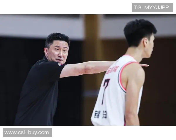 比尔西蒙斯看好黄蜂前景期待三球表现提升赢得球迷信任